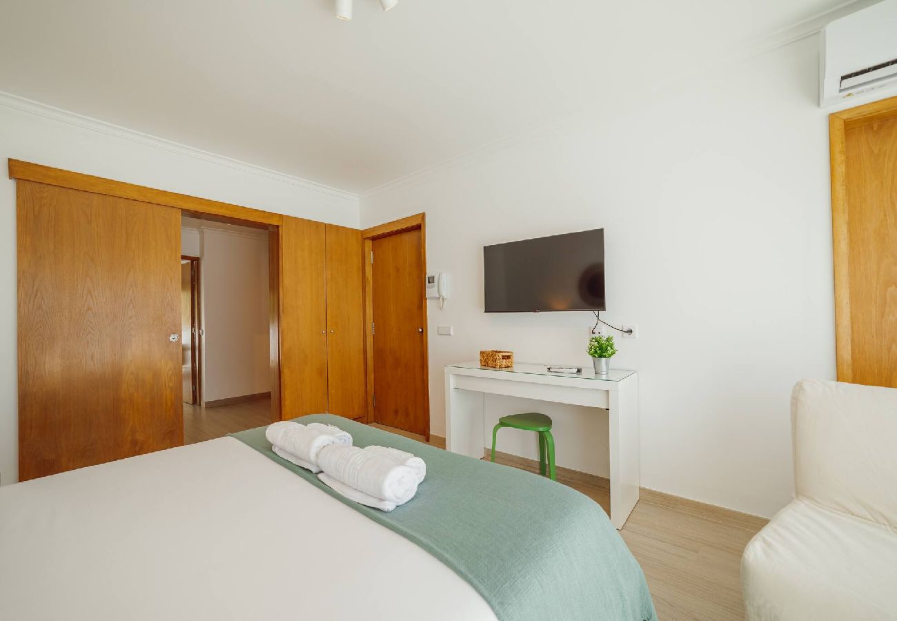 Studio in Porto - Stylish Rooftop With Terrace by Hosty