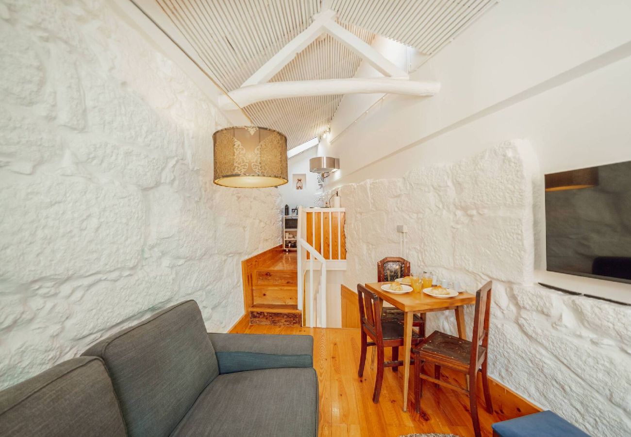 Apartment in Porto - Charming Tiny House by Hosty