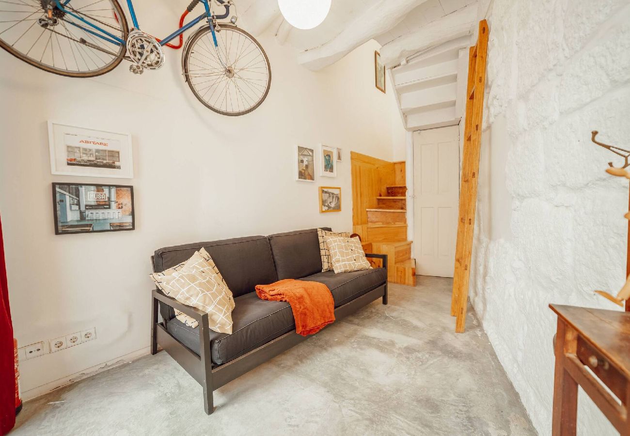 Apartment in Porto - Charming Tiny House by Hosty