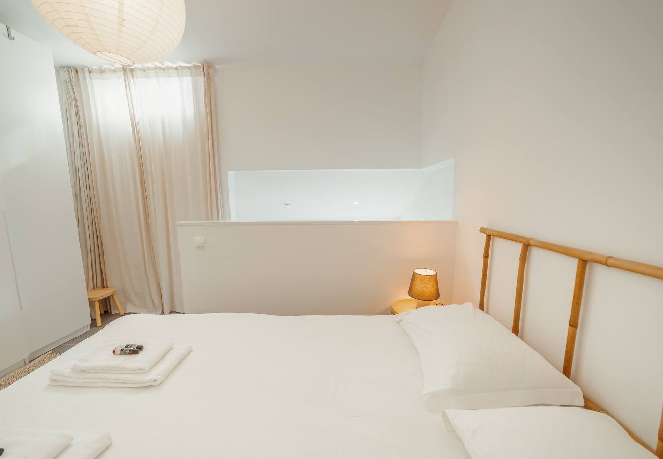 Studio in Porto - Modern Studio by Hosty