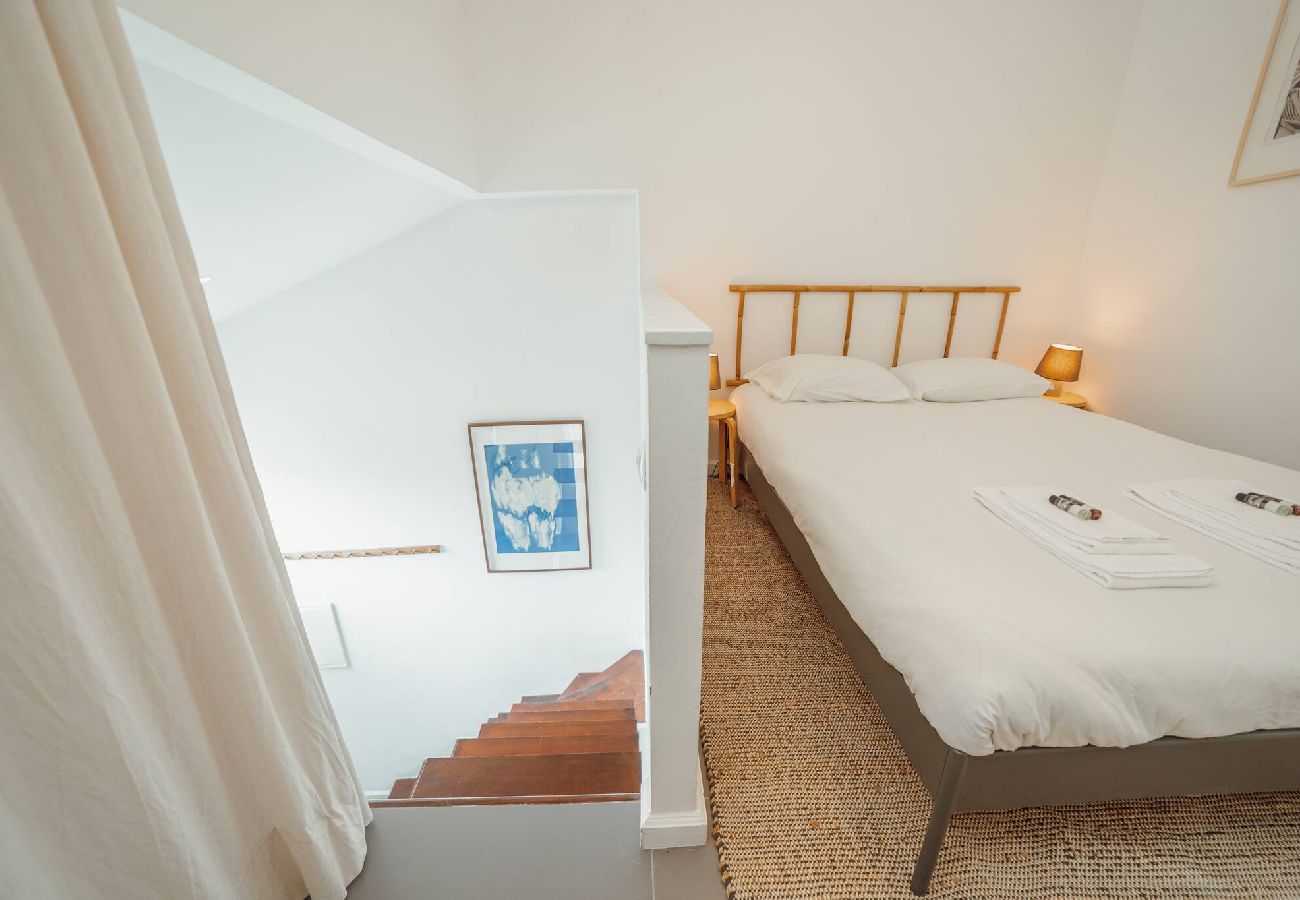 Studio in Porto - Modern Studio by Hosty