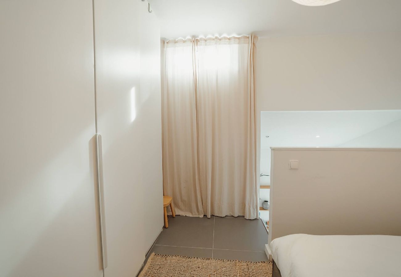 Studio in Porto - Modern Studio by Hosty