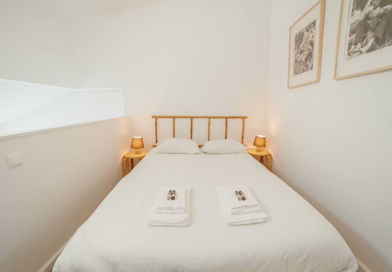 Studio in Porto - Modern Studio by Hosty