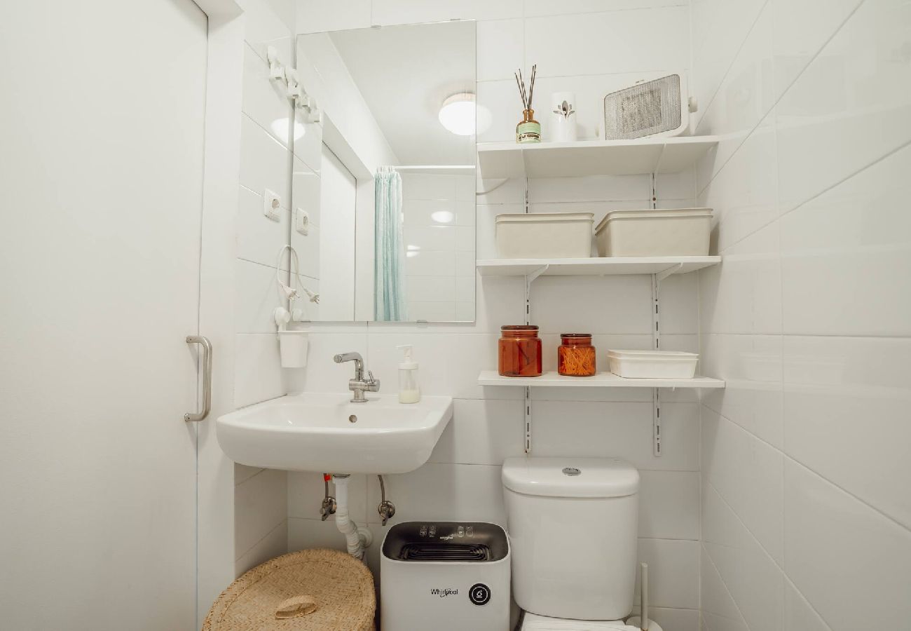 Studio in Porto - Modern Studio by Hosty