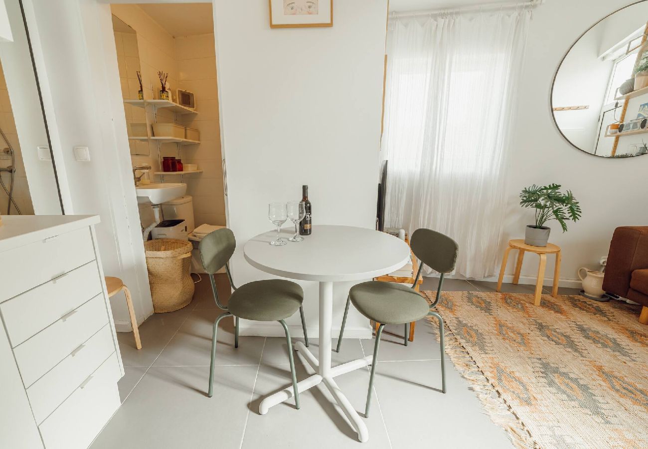 Studio in Porto - Modern Studio by Hosty