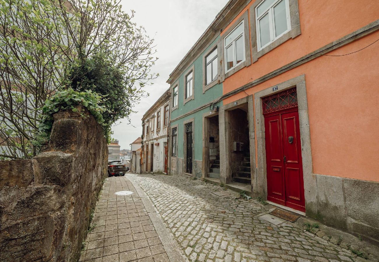Studio in Porto - Modern Studio by Hosty