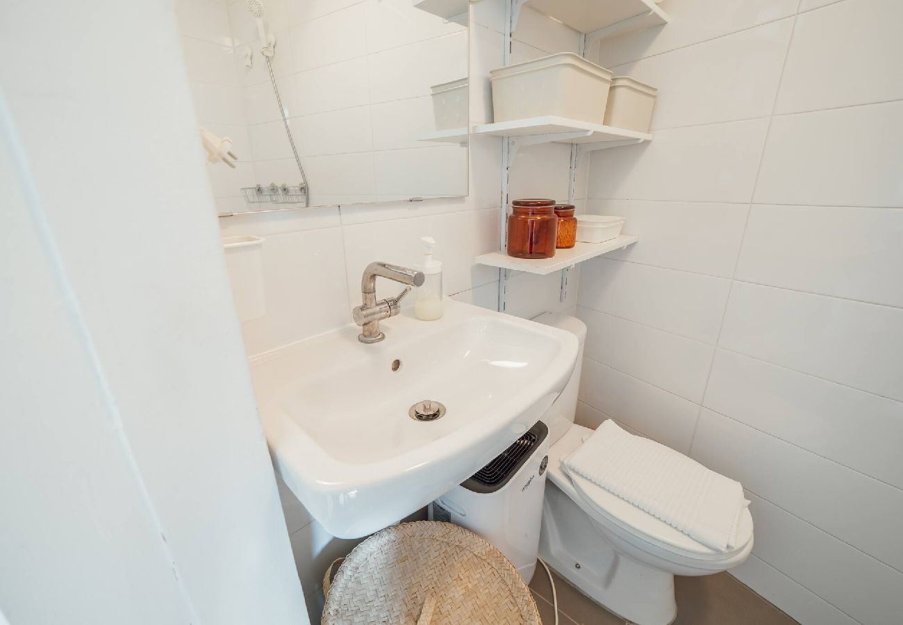Studio in Porto - Modern Studio by Hosty