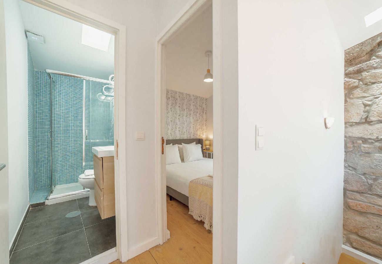 House in Porto - Alegria Duplex by Hosty