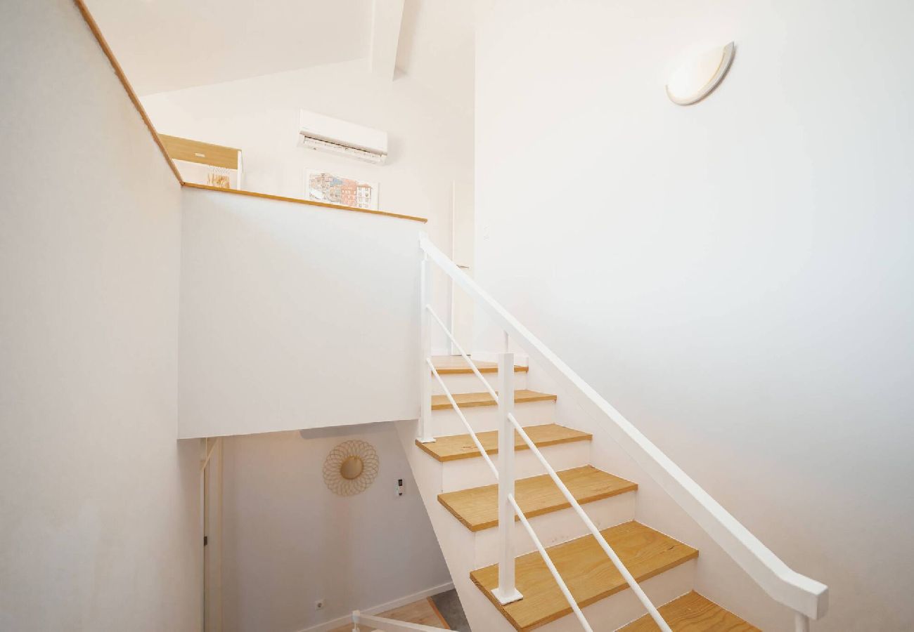 House in Porto - Alegria Duplex by Hosty