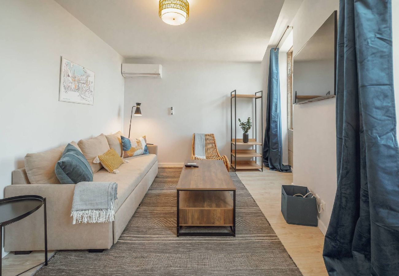 House in Porto - Alegria Duplex by Hosty