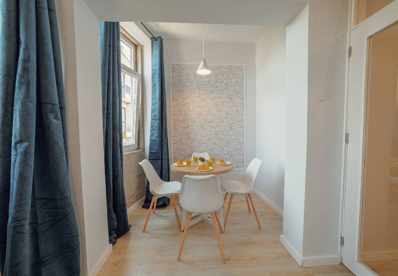 House in Porto - Alegria Duplex by Hosty