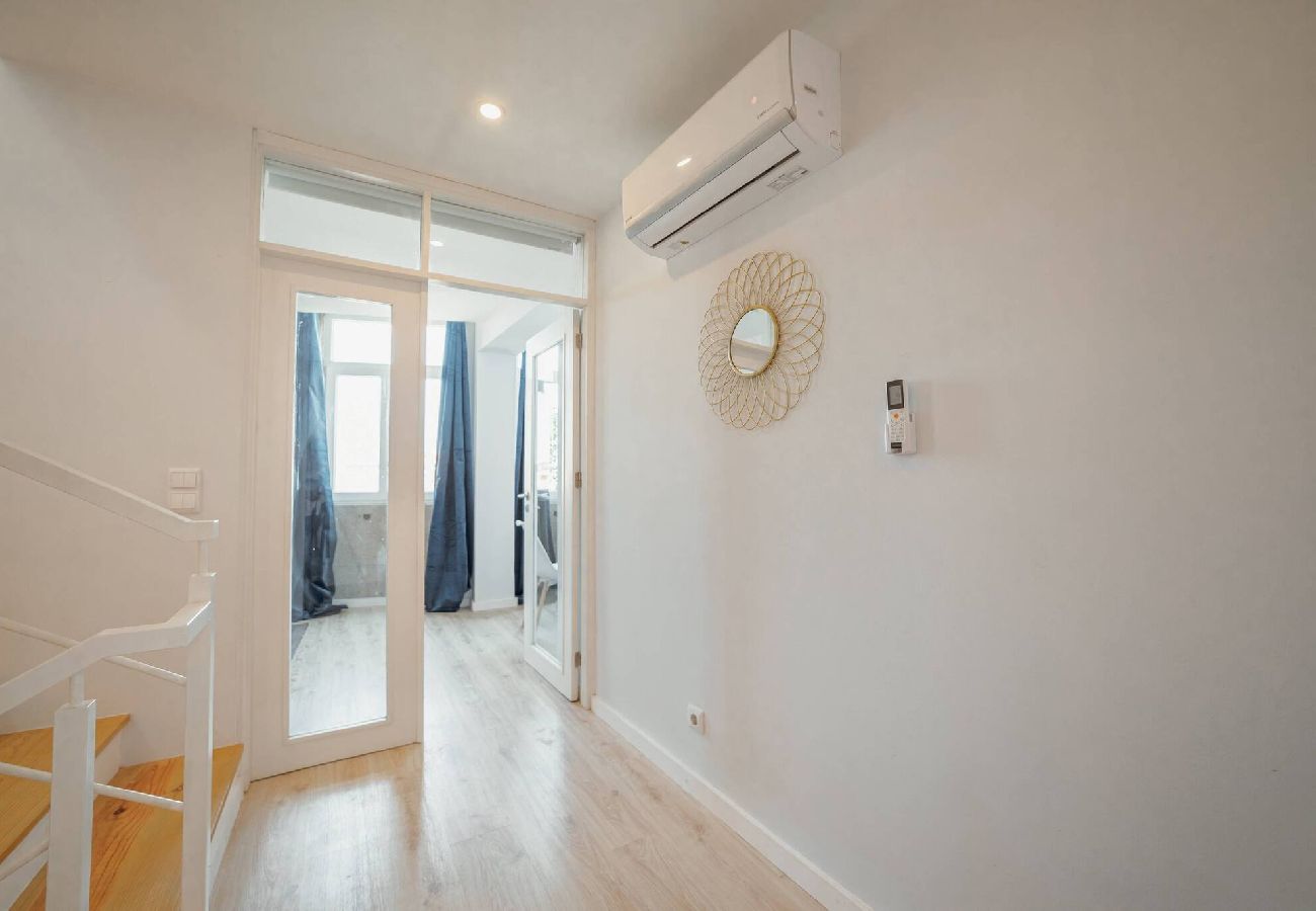 House in Porto - Alegria Duplex by Hosty