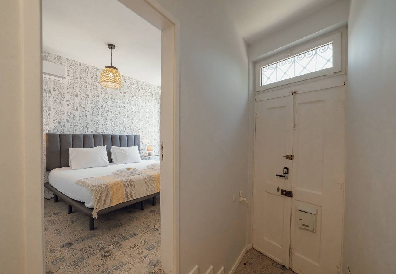 House in Porto - Alegria Duplex by Hosty