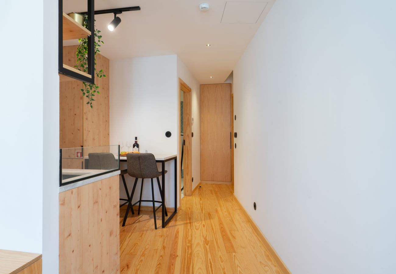 Studio in Porto - Prime Clerigos 4 by Hosty