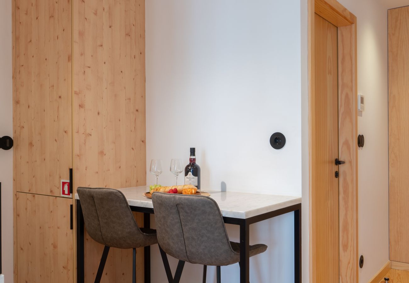 Studio in Porto - Prime Clerigos 4 by Hosty
