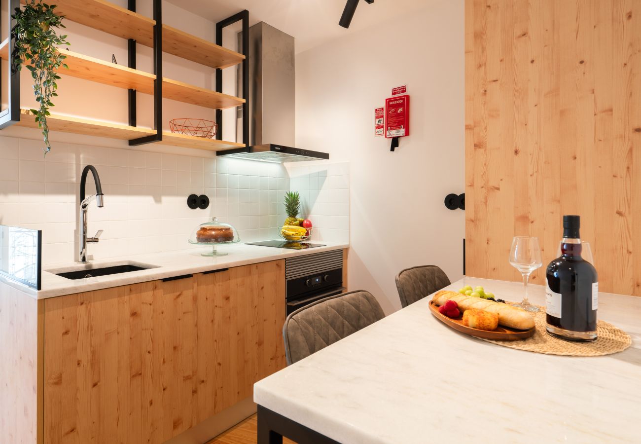 Studio in Porto - Prime Clerigos 4 by Hosty