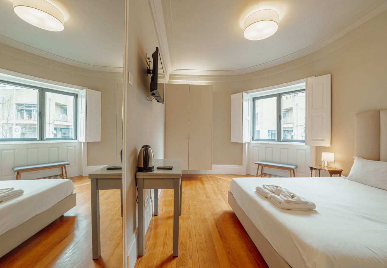 Rent by room in Porto - Boutique Suite Sculpture by Hosty
