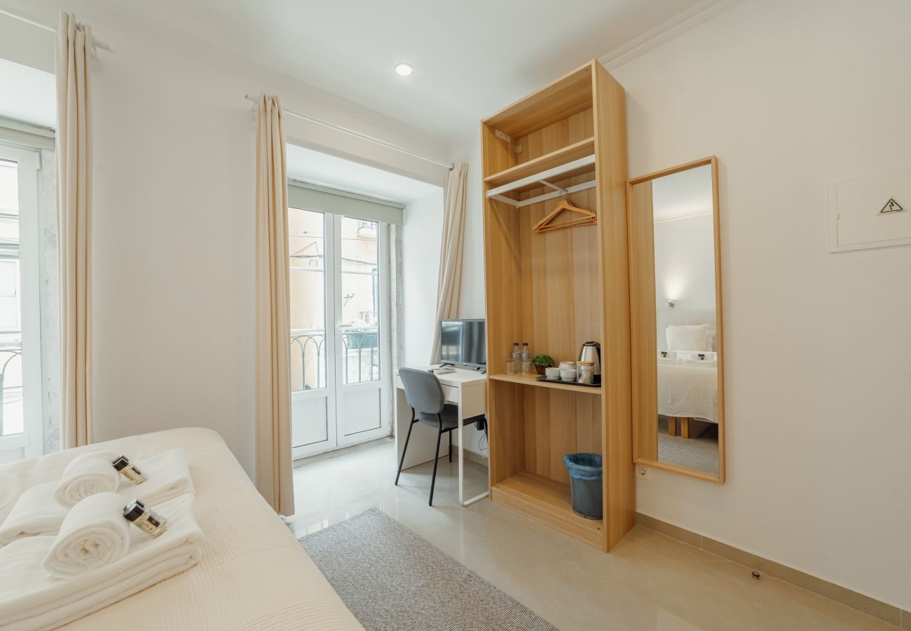 Rent by room in Lisbon - Downtown Lisbon Suite 101 by Hosty