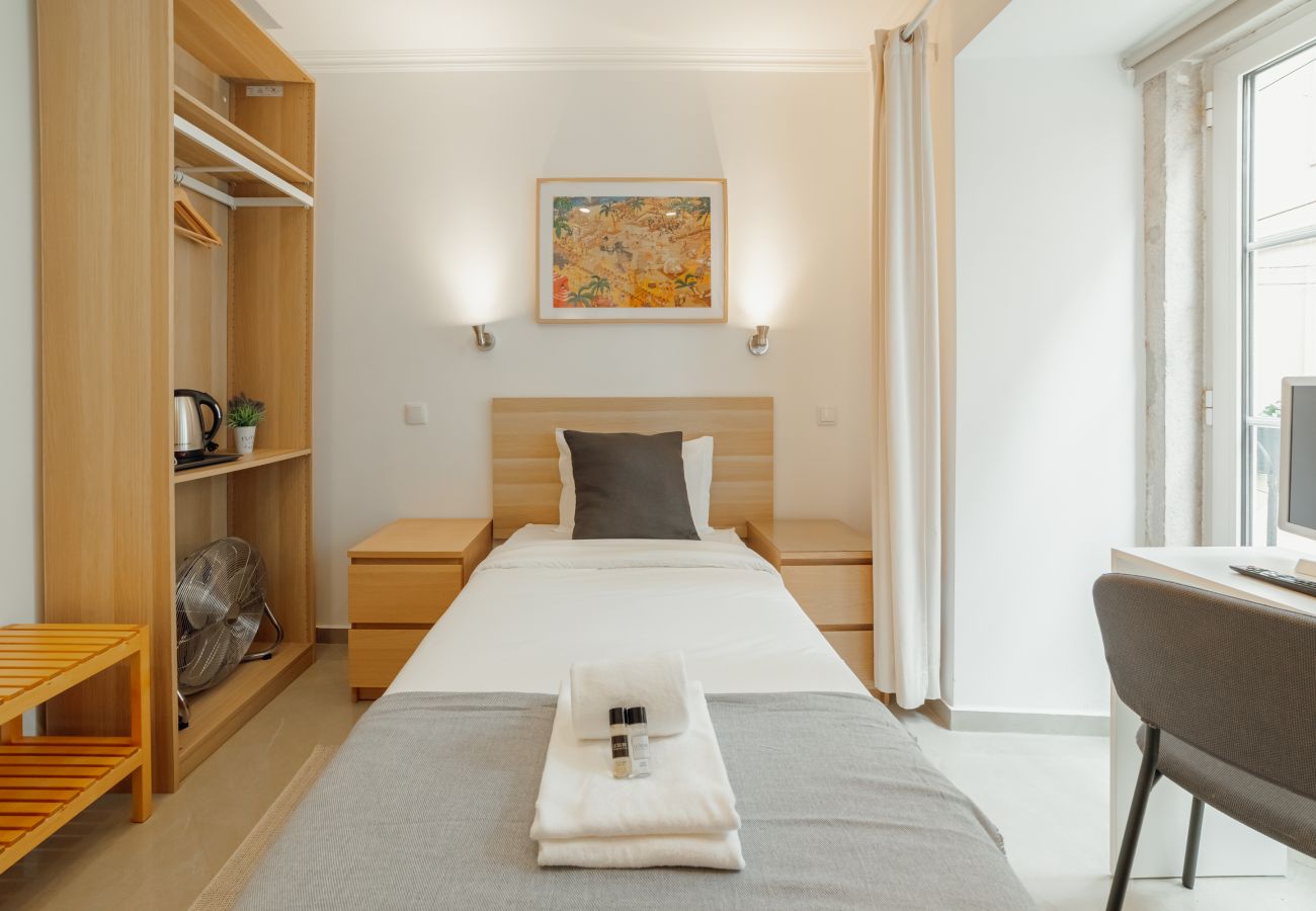 Rent by room in Lisbon - Downtown Lisbon Suite 102 by Hosty