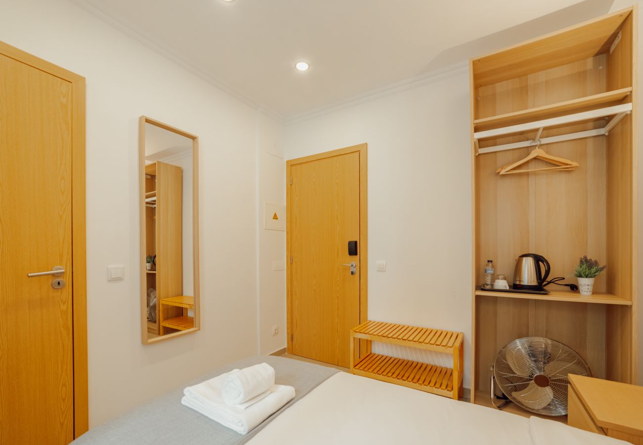 Rent by room in Lisbon - Downtown Lisbon Suite 102 by Hosty