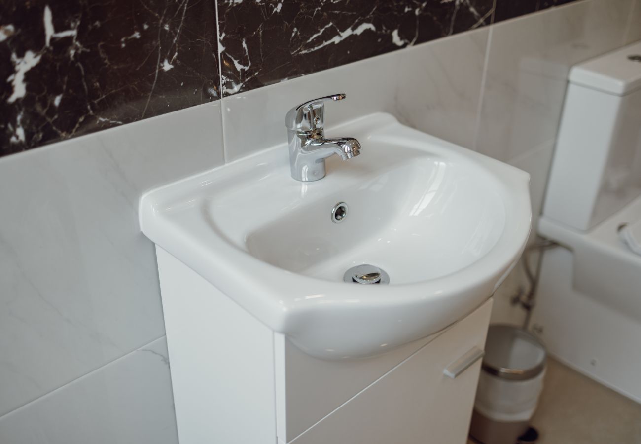 Rent by room in Lisbon - Downtown Lisbon Suite 102 by Hosty