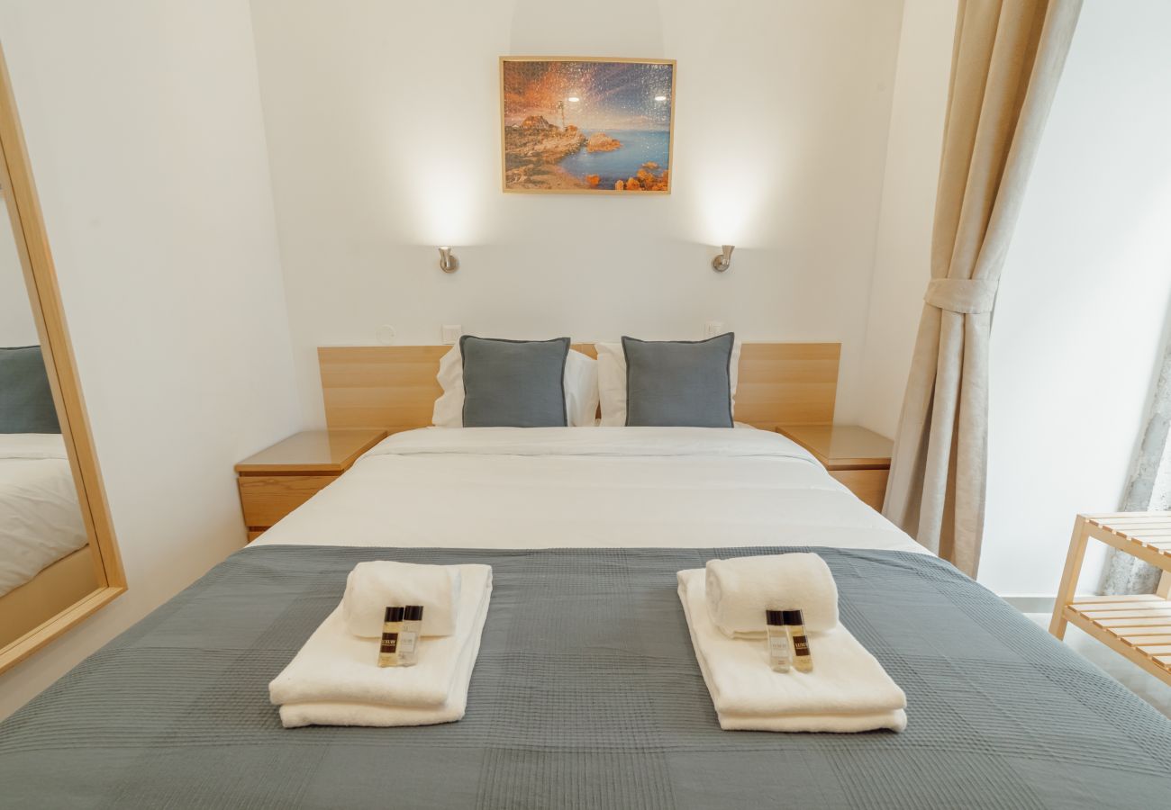 Rent by room in Lisbon - Downtown Lisbon Suite 103 by Hosty