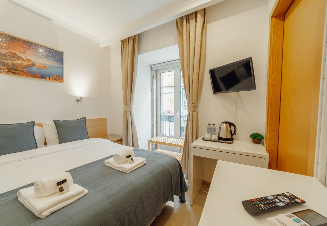Rent by room in Lisbon - Downtown Lisbon Suite 103 by Hosty