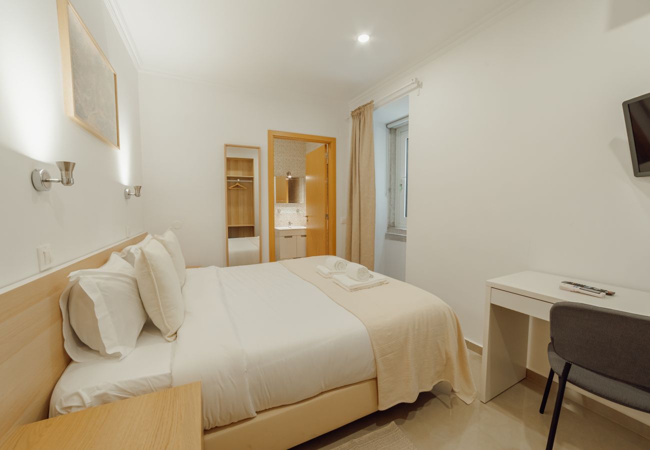 Rent by room in Lisbon - Downtown Lisbon Suite 105 by Hosty