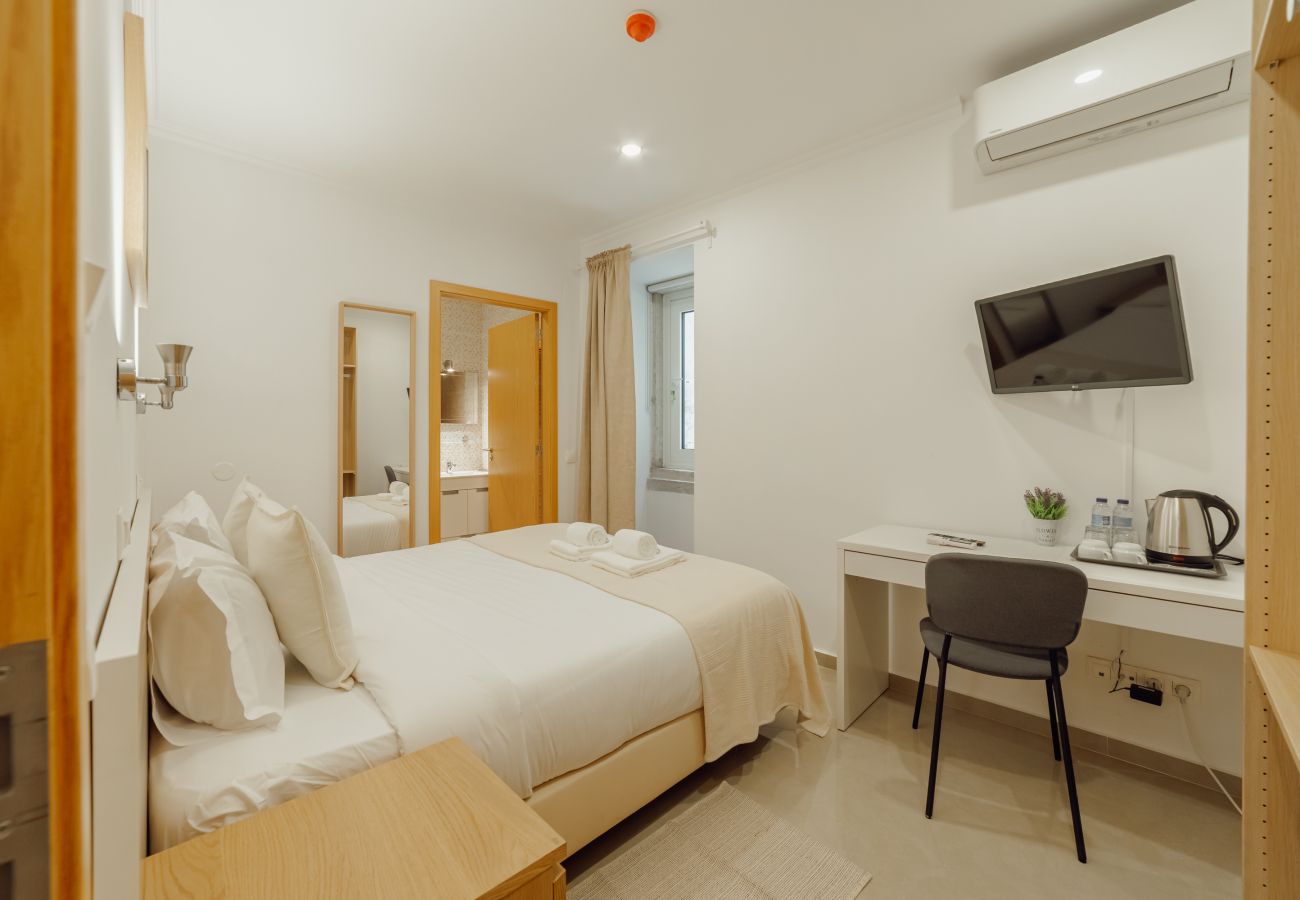 Rent by room in Lisbon - Downtown Lisbon Suite 105 by Hosty