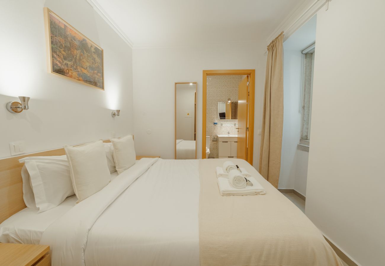 Rent by room in Lisbon - Downtown Lisbon Suite 105 by Hosty