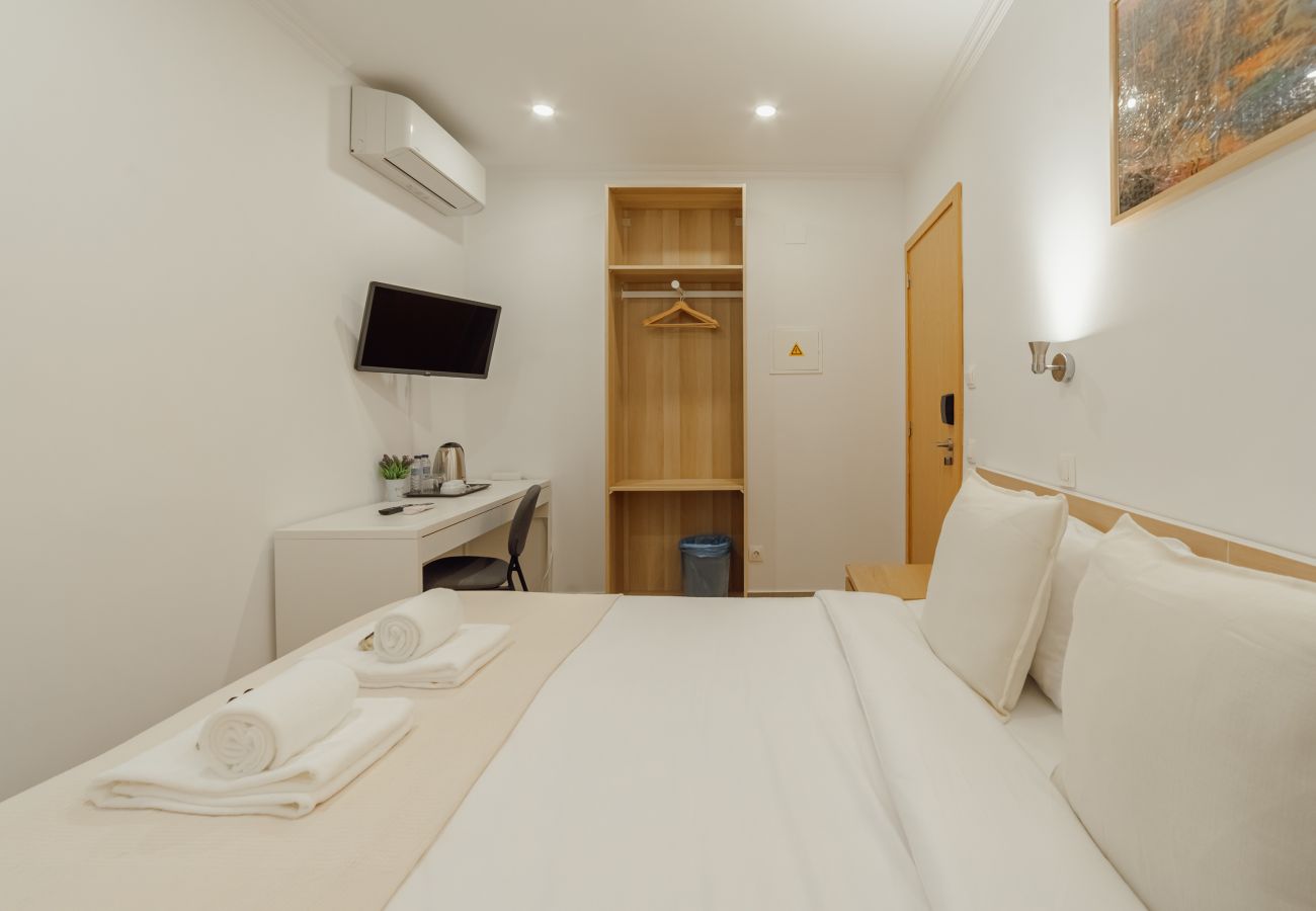 Rent by room in Lisbon - Downtown Lisbon Suite 105 by Hosty