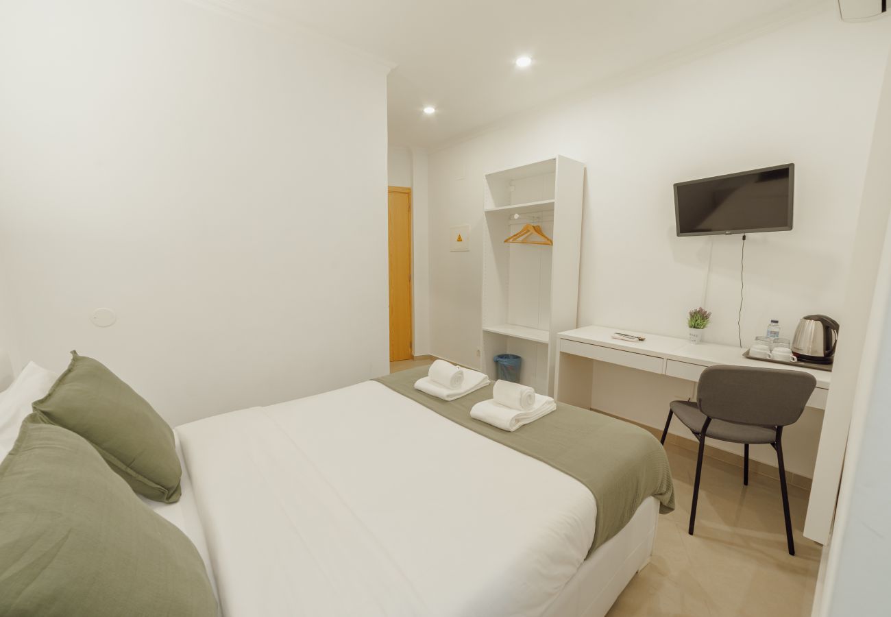 Rent by room in Lisbon - Downtown Lisbon Suite 107 by Hosty