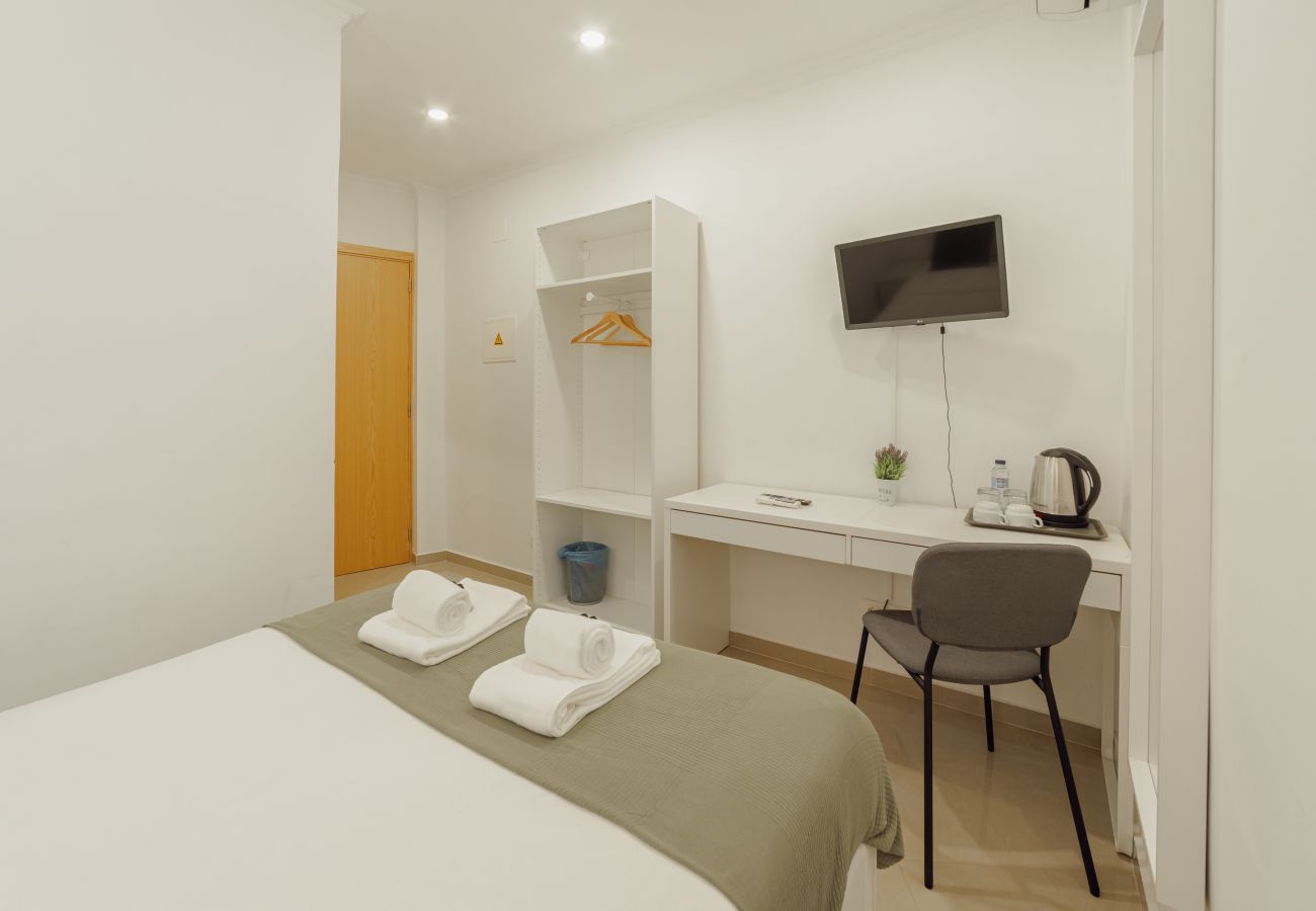 Rent by room in Lisbon - Downtown Lisbon Suite 107 by Hosty