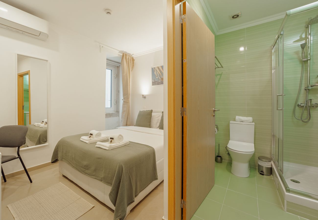 Rent by room in Lisbon - Downtown Lisbon Suite 107 by Hosty