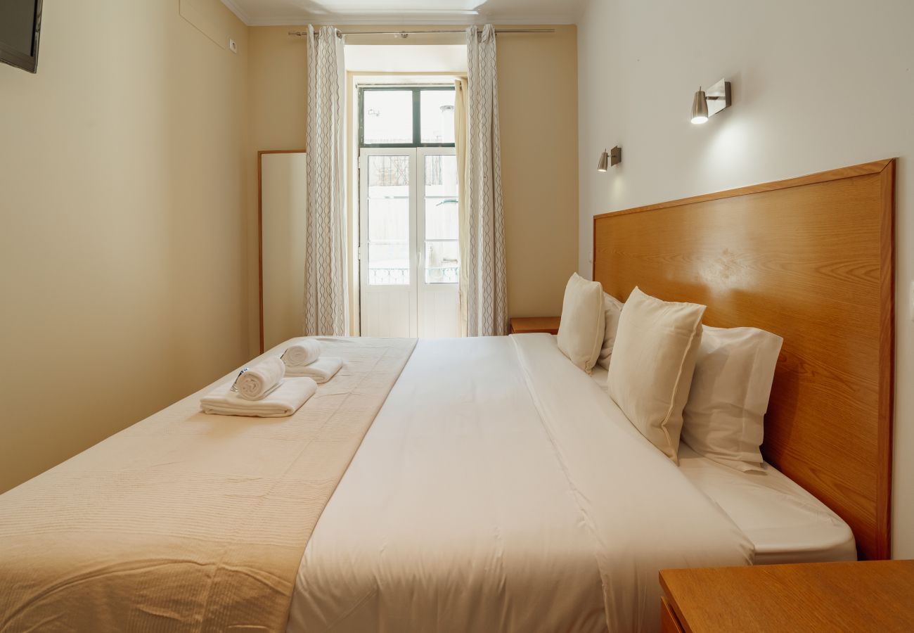 Rent by room in Lisbon - Rossio Suite 303 by Hosty
