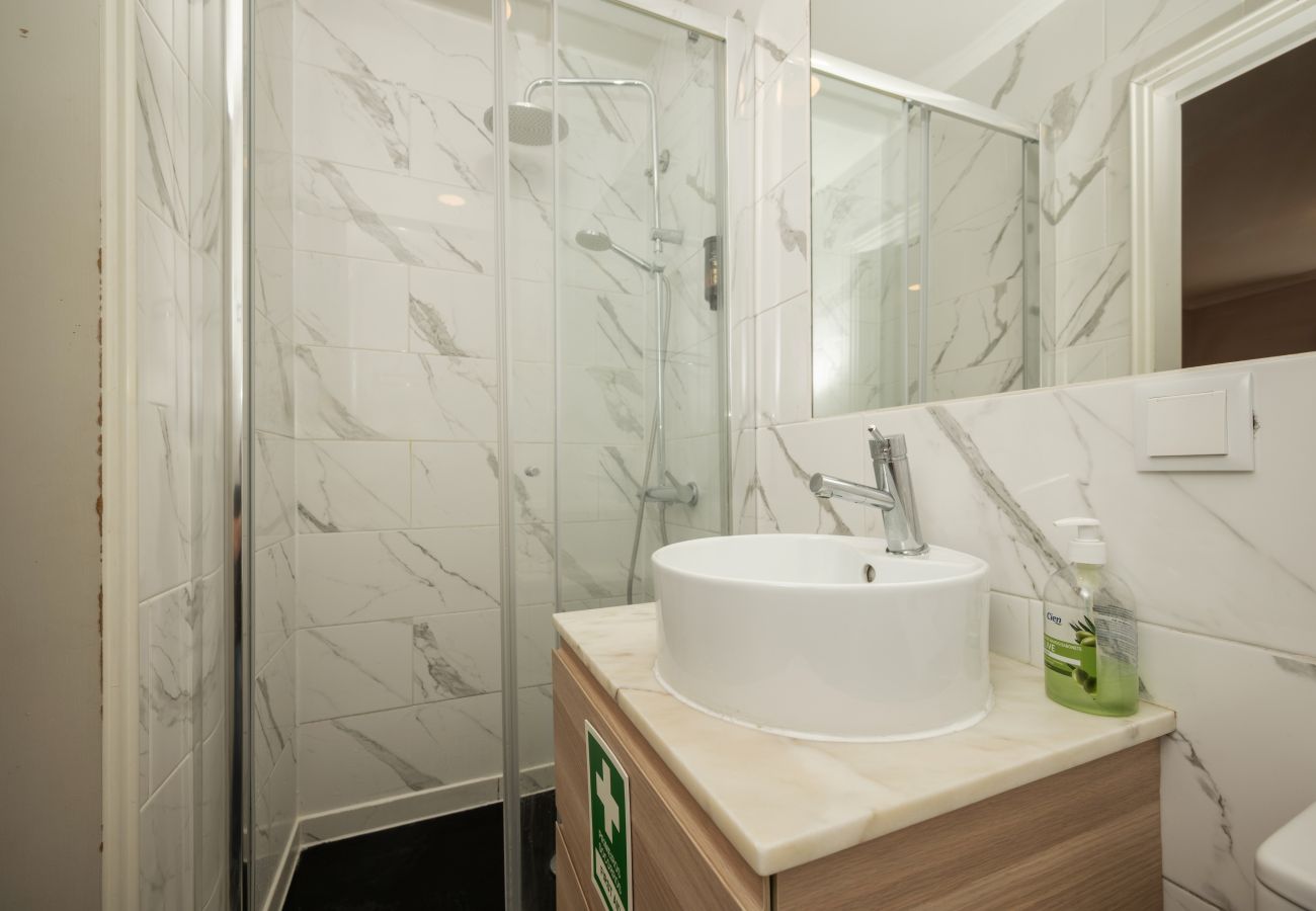 Studio in Lisbon - Alfama Stylish I by Hosty