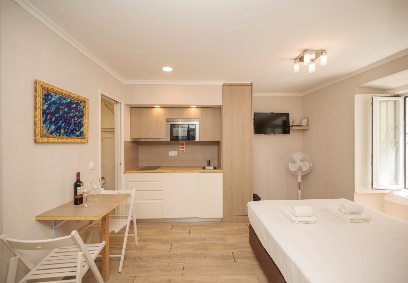 Studio in Lisbon - Alfama Stylish I by Hosty