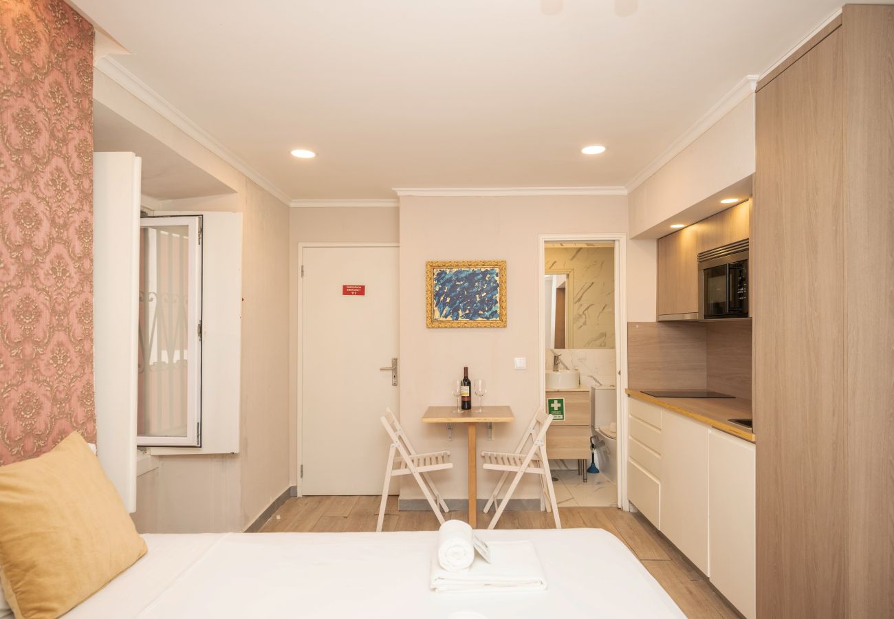 Studio in Lisbon - Alfama Stylish I by Hosty