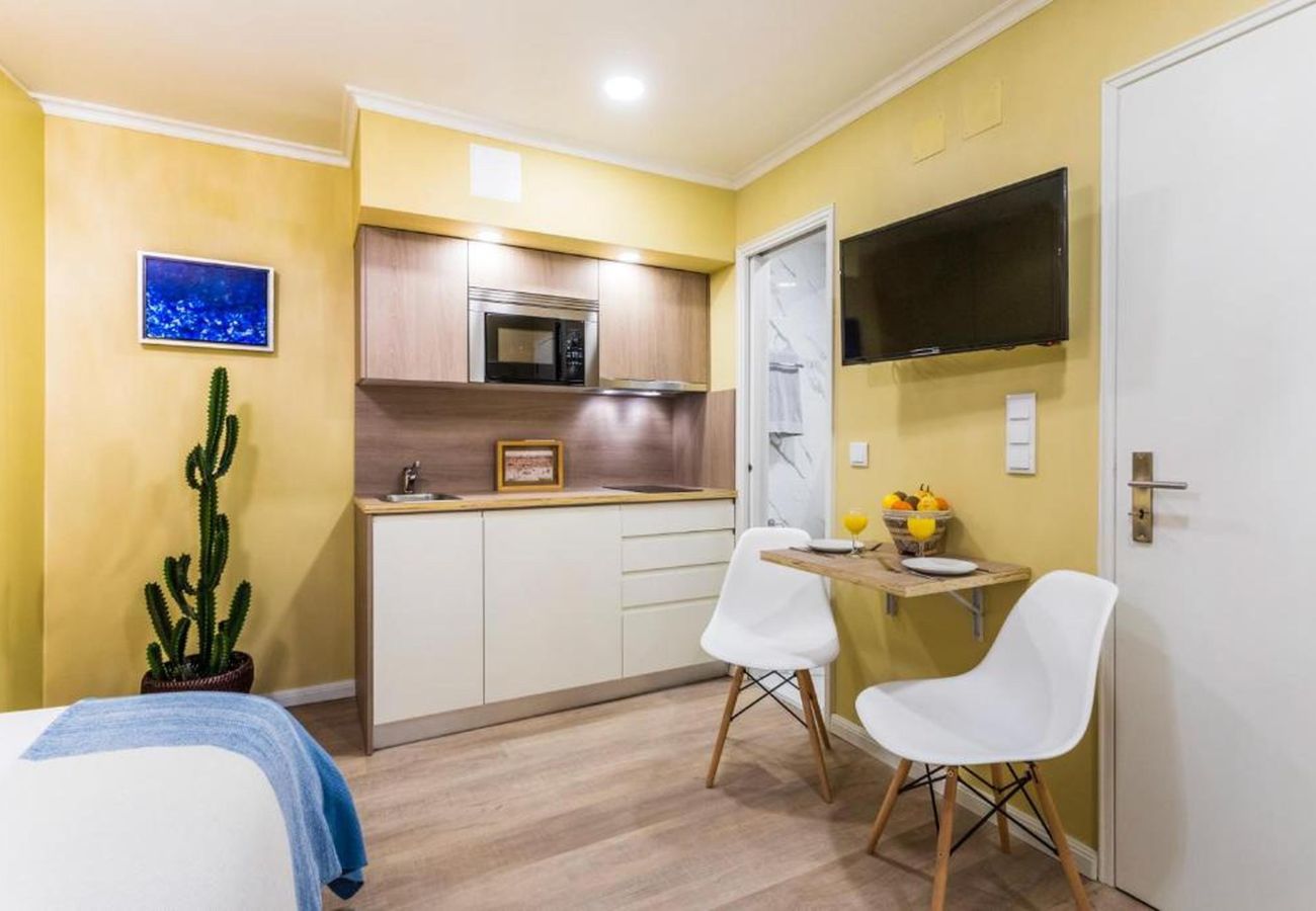Studio in Lisbon - Alfama Stylish II by Hosty