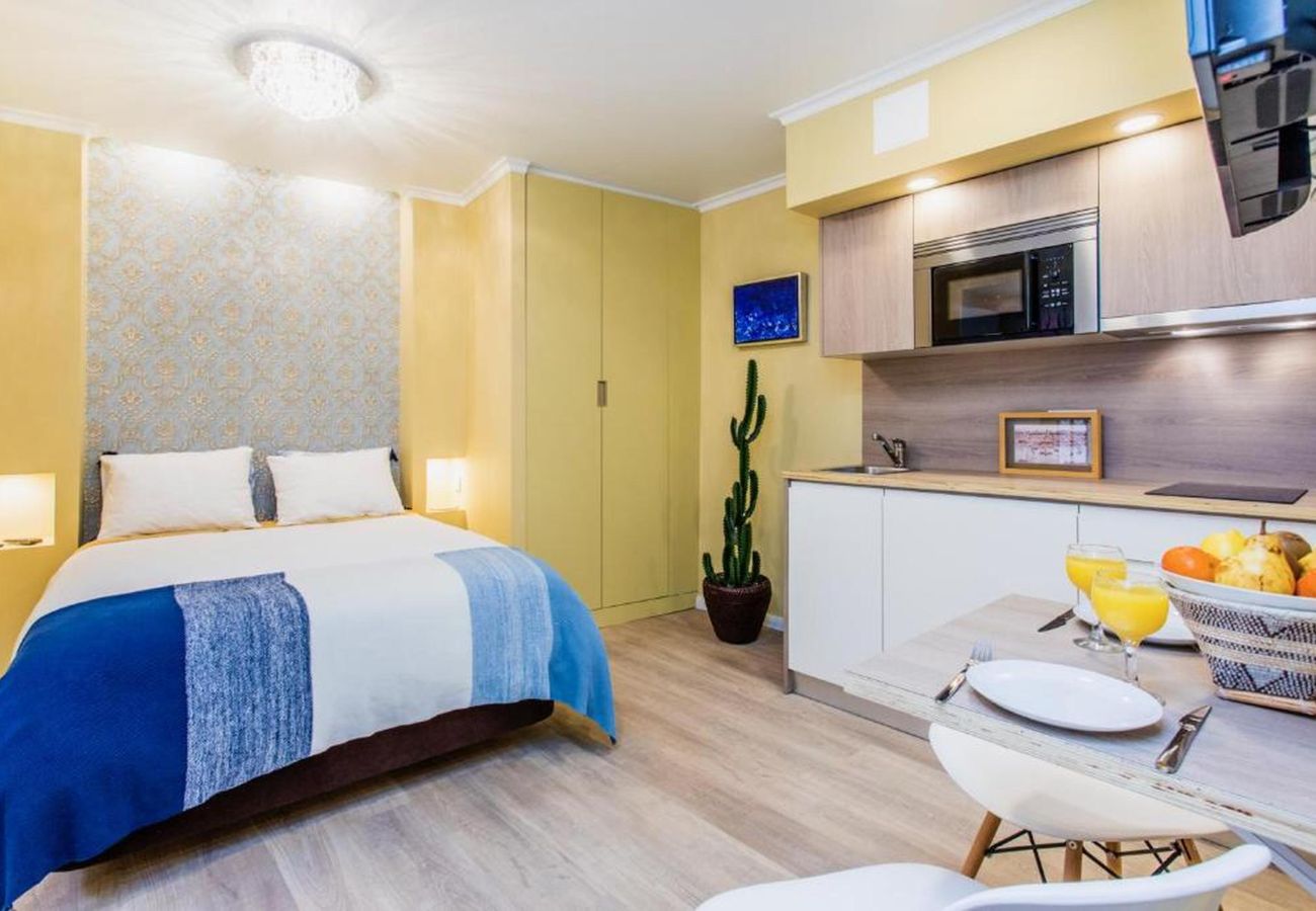 Studio in Lisbon - Alfama Stylish II by Hosty