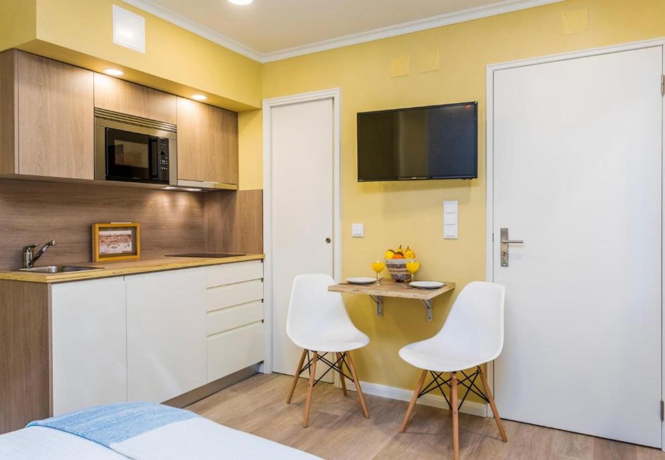 Studio in Lisbon - Alfama Stylish II by Hosty