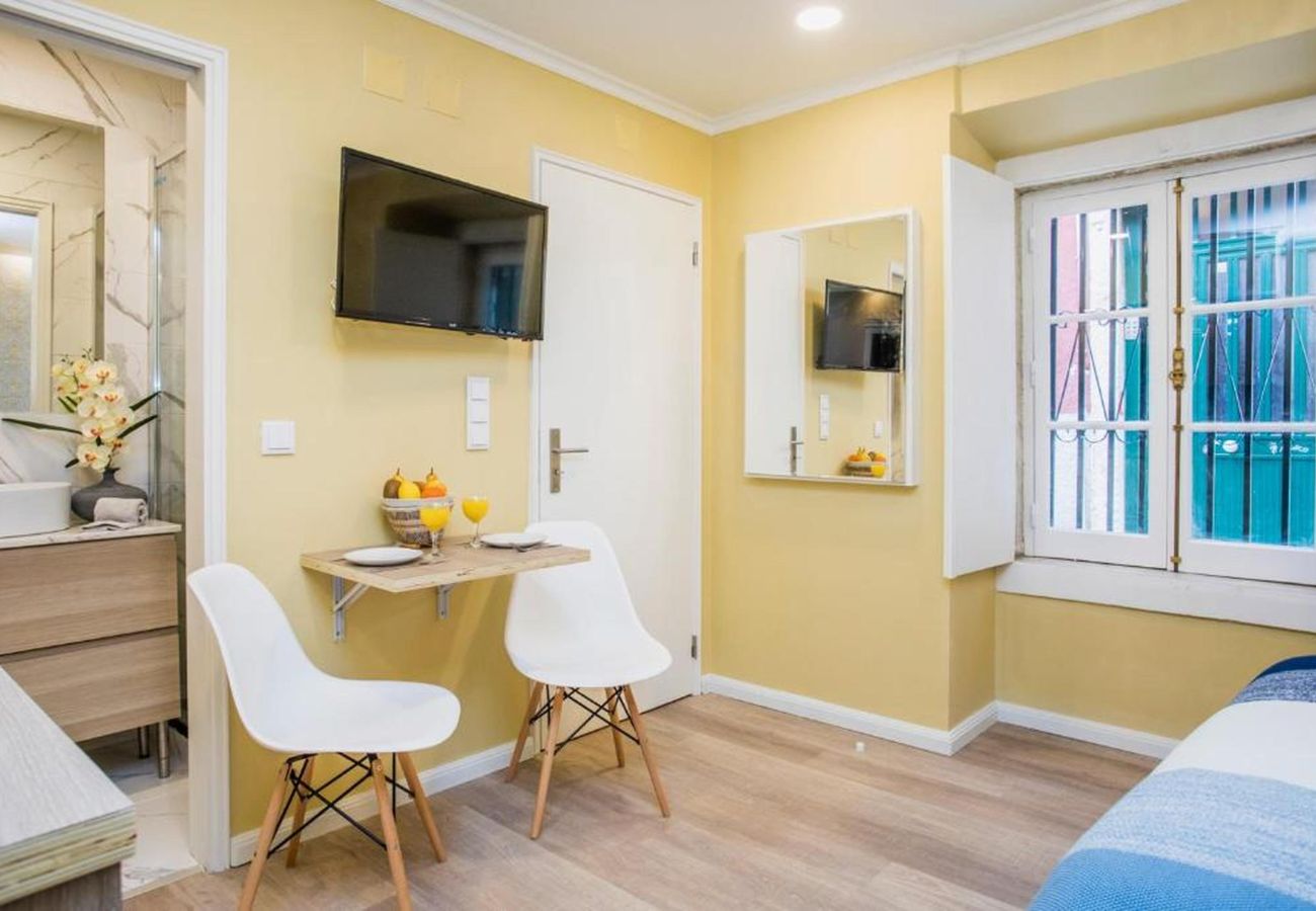 Studio in Lisbon - Alfama Stylish II by Hosty