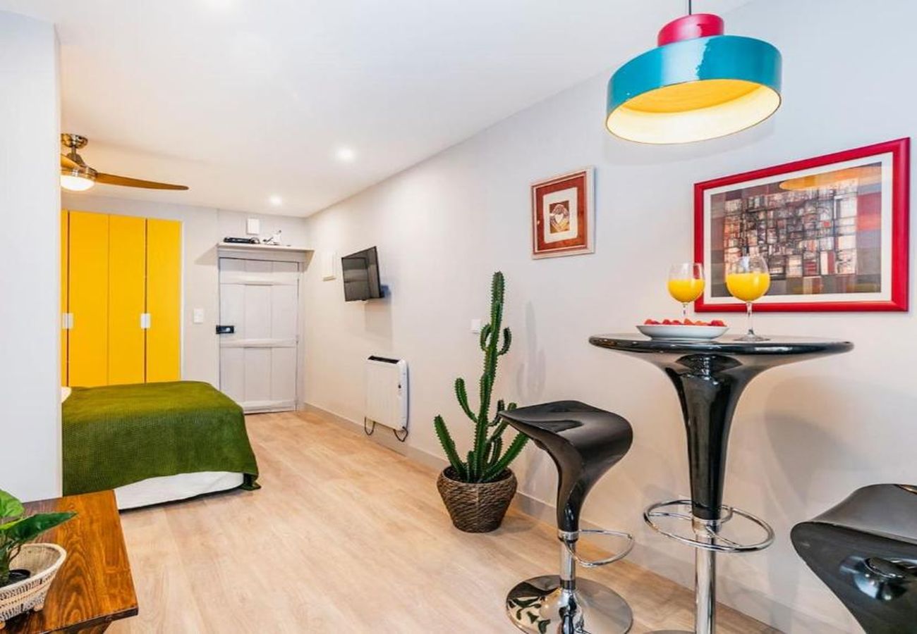 Studio in Lisbon - Bairro Alto Stylish II by Hosty