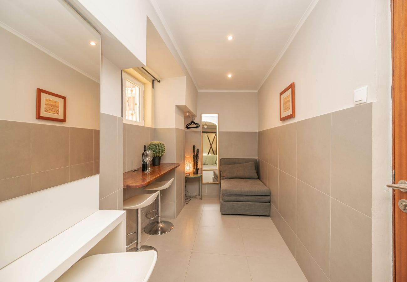 Studio in Lisbon - Downtown Typical by Hosty