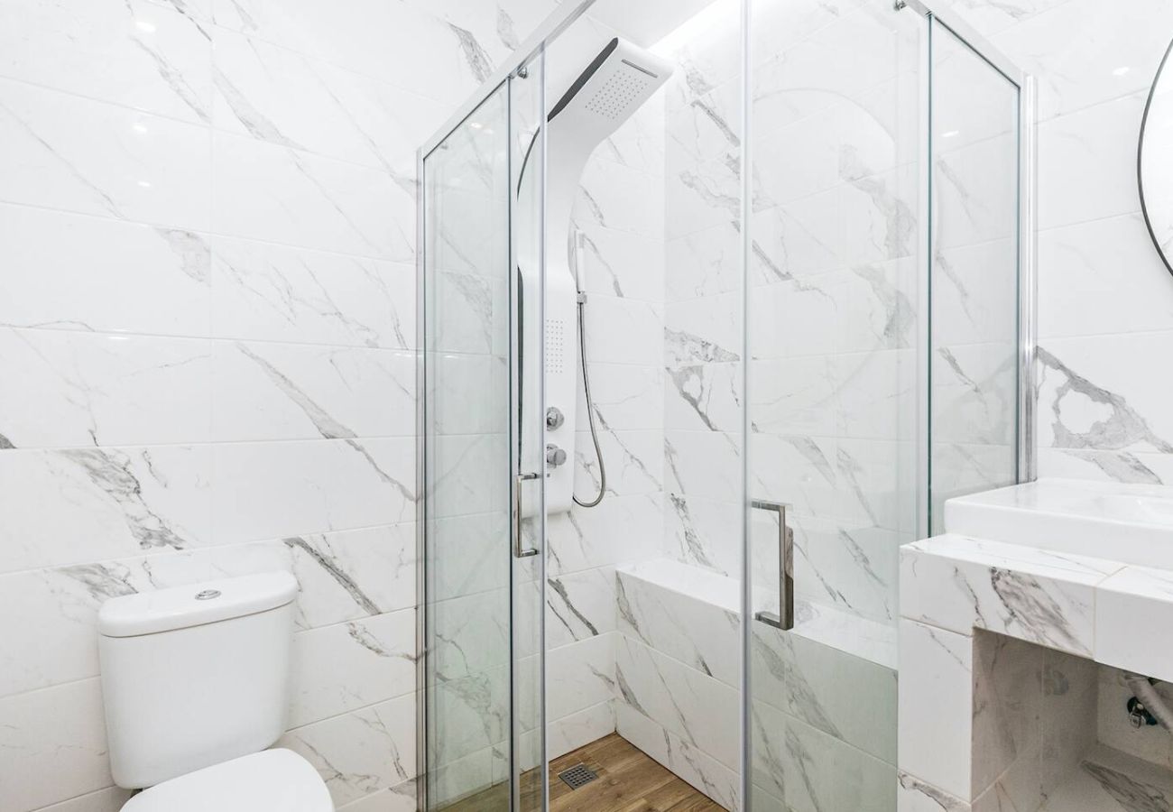 Studio in Lisbon - Typical Mouraria I by Hosty