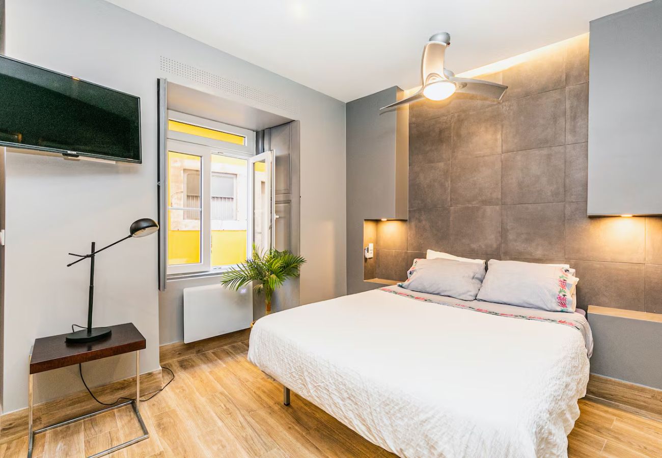 Studio in Lisbon - Typical Mouraria I by Hosty