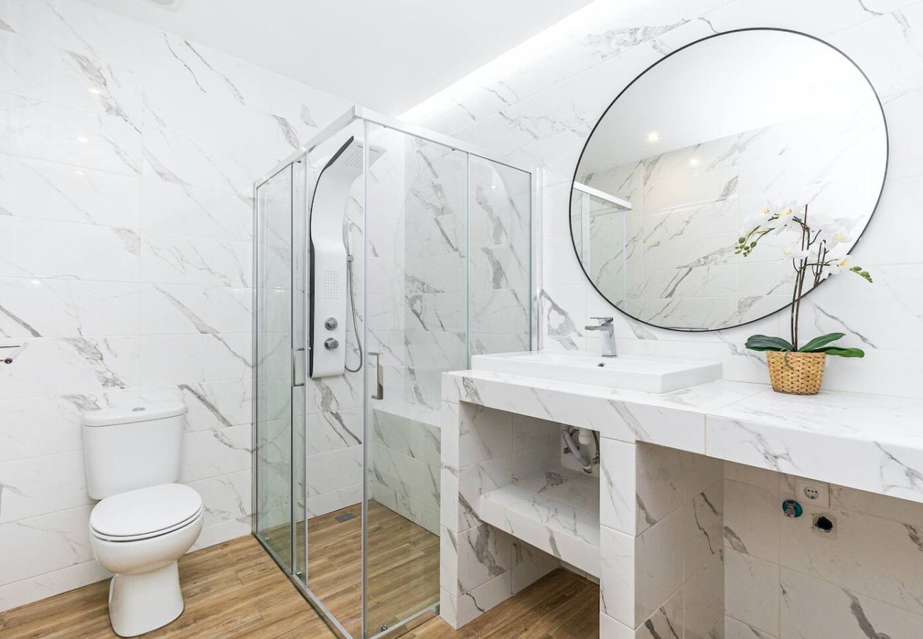 Studio in Lisbon - Typical Mouraria I by Hosty