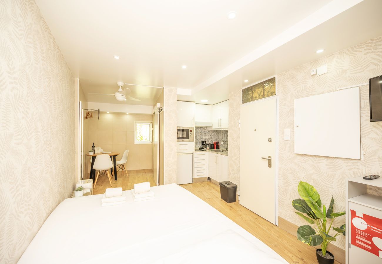 Studio in Lisbon - Cosy Mouraria by Hosty