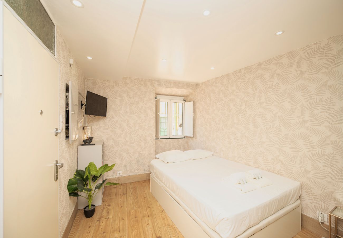 Studio in Lisbon - Cosy Mouraria by Hosty