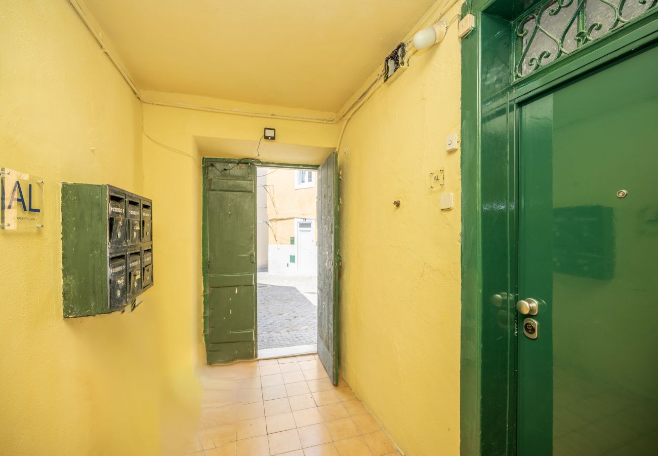 Studio in Lisbon - Cosy Mouraria by Hosty